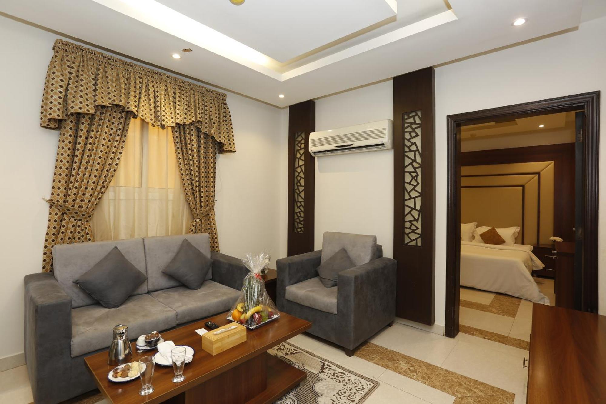 Aparthotel Hotelier By Cantonal