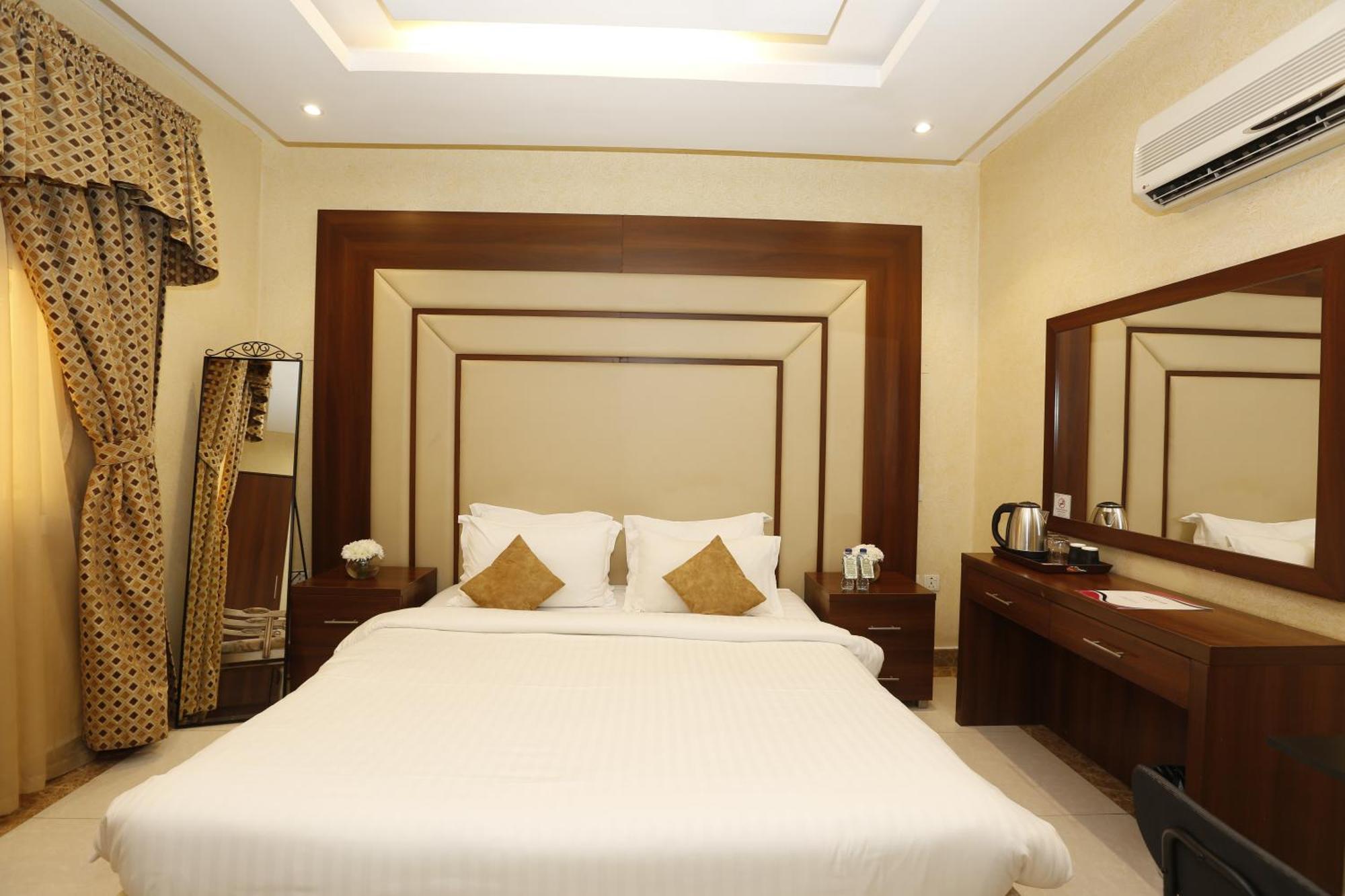 Hotelier By Cantonal Aparthotel