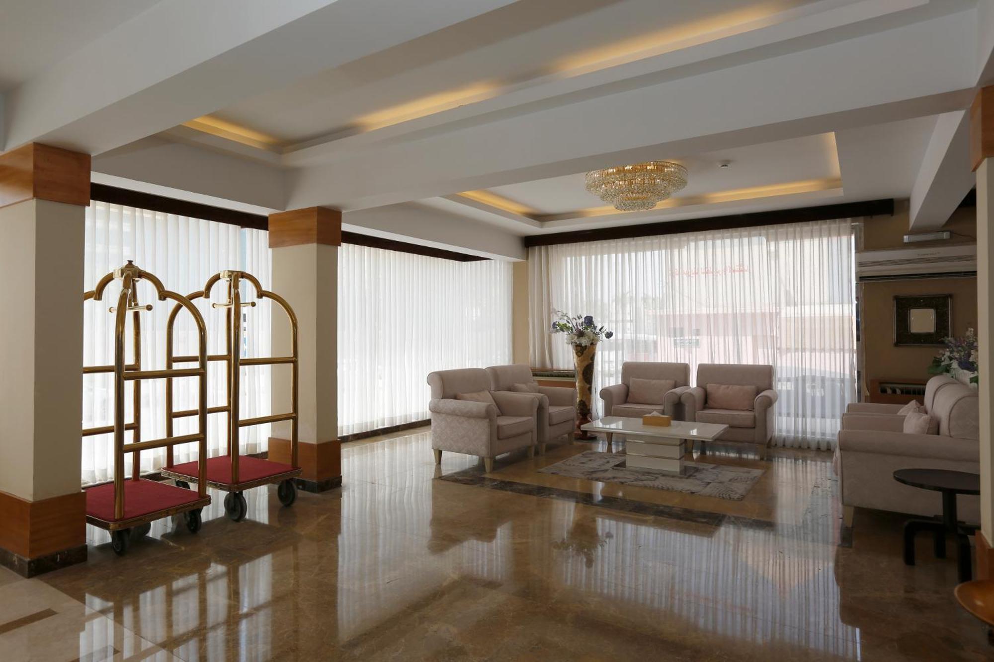 Hotelier By Cantonal Aparthotel