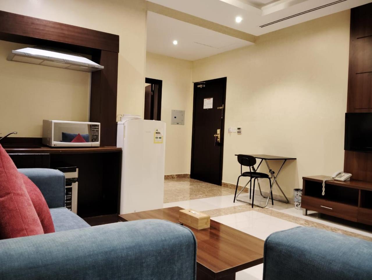 Aparthotel Hotelier By Cantonal
