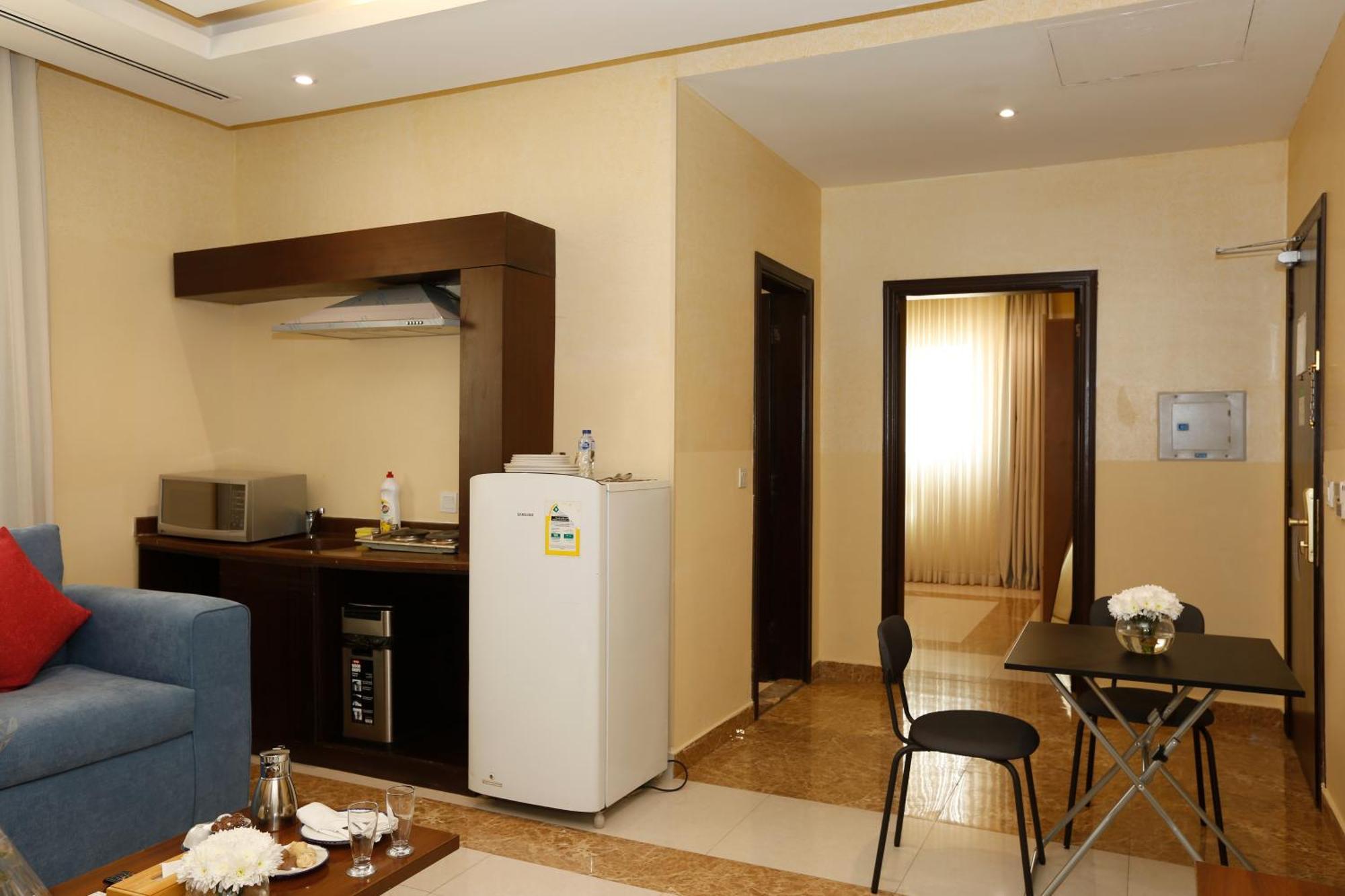Hotelier By Cantonal Aparthotel Riyadh