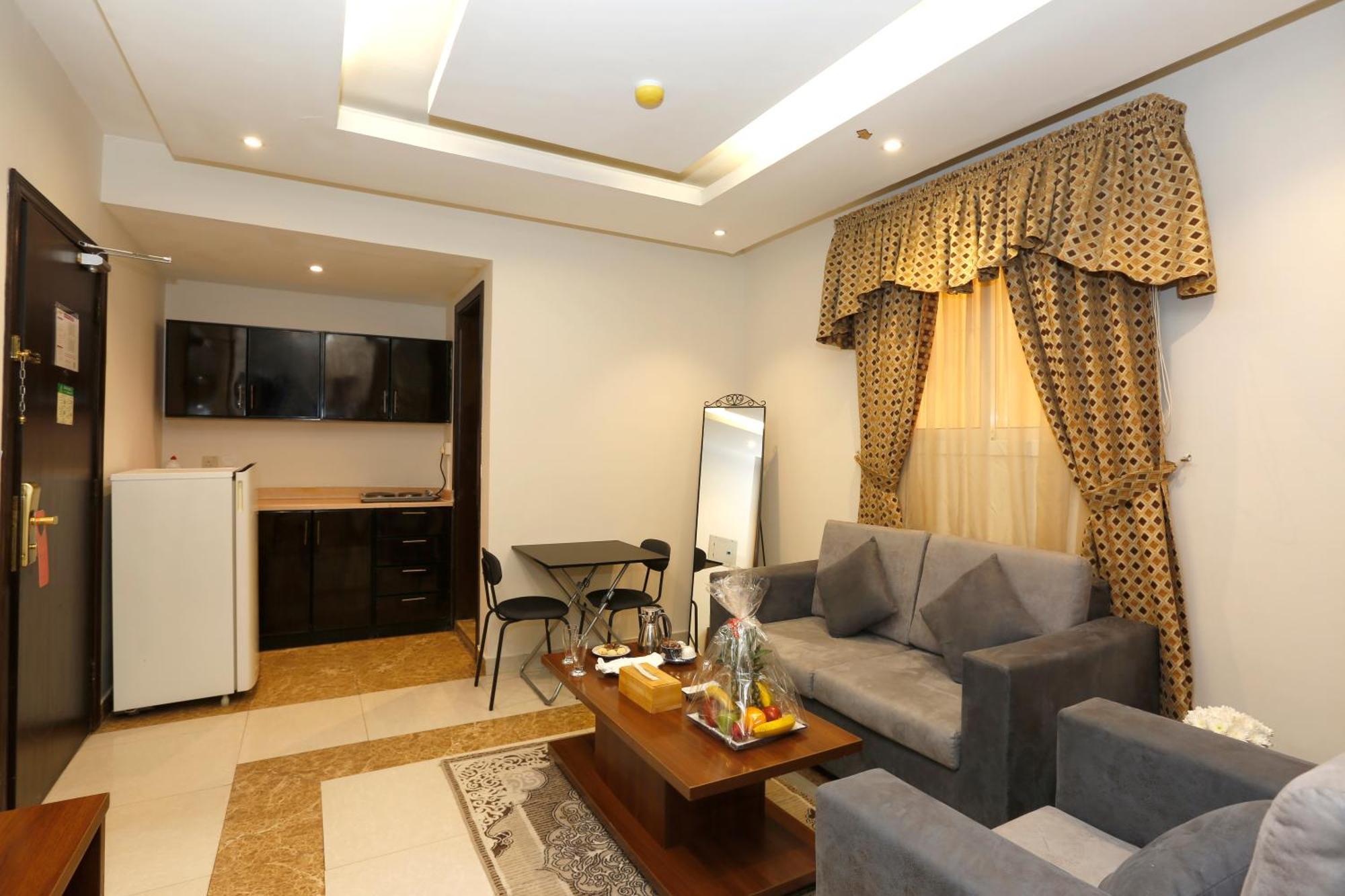 Aparthotel Hotelier By Cantonal *
