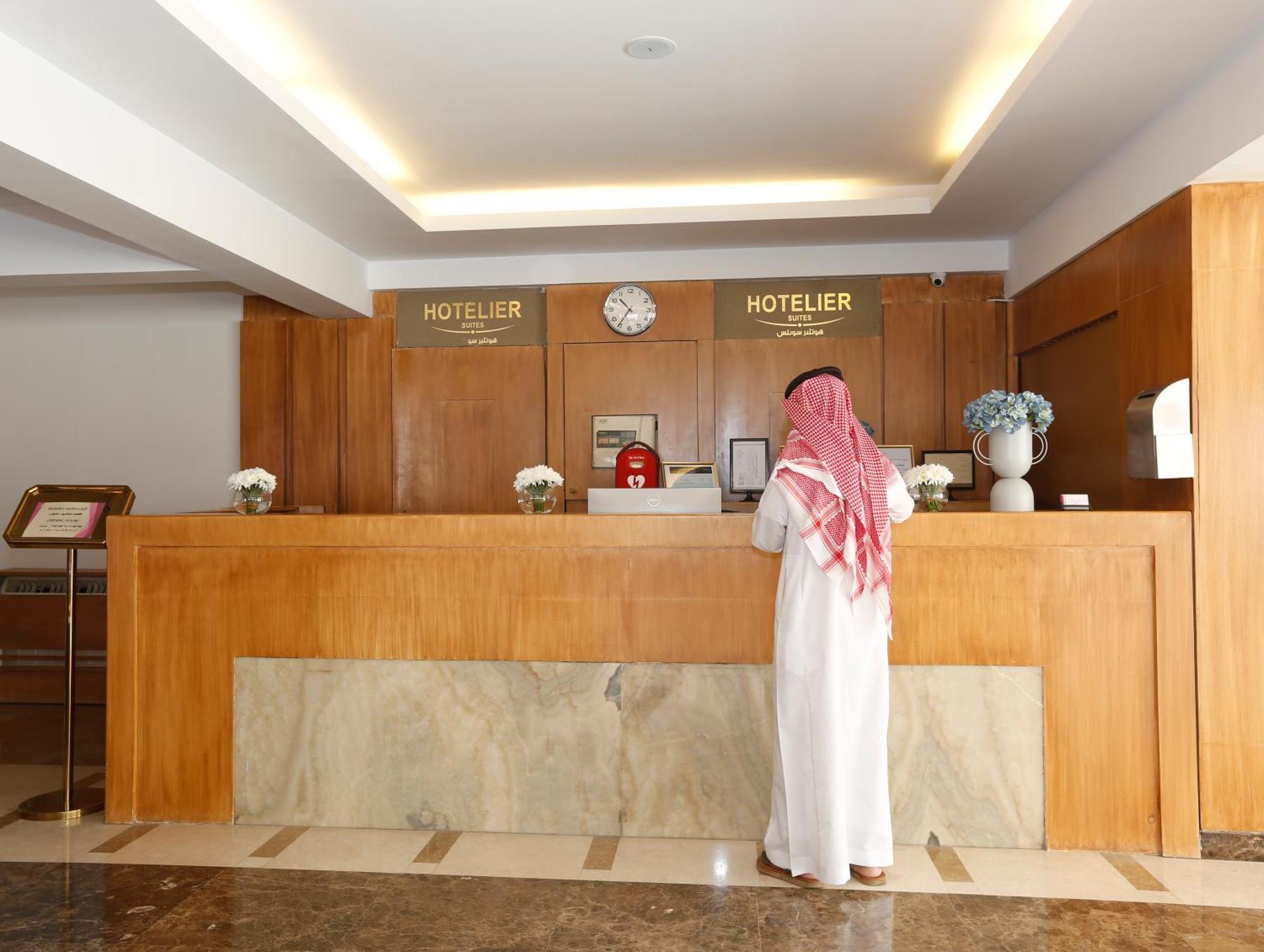 Hotelier By Cantonal Aparthotel